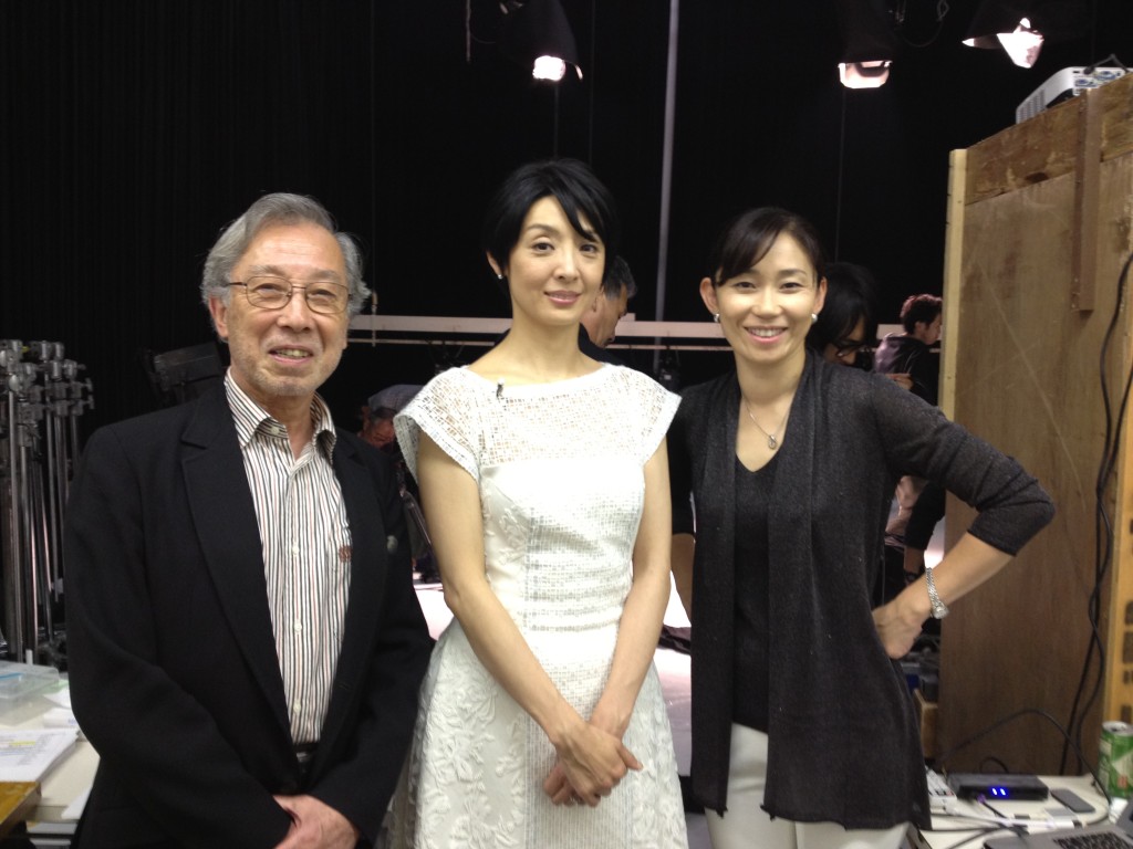 撮影スタジオにて、 藤田彰彦先生、草刈民代さん、川島京子